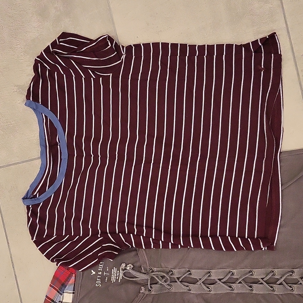 Bundle of American Eagle teen-girl clothes - Picture 10 of 12